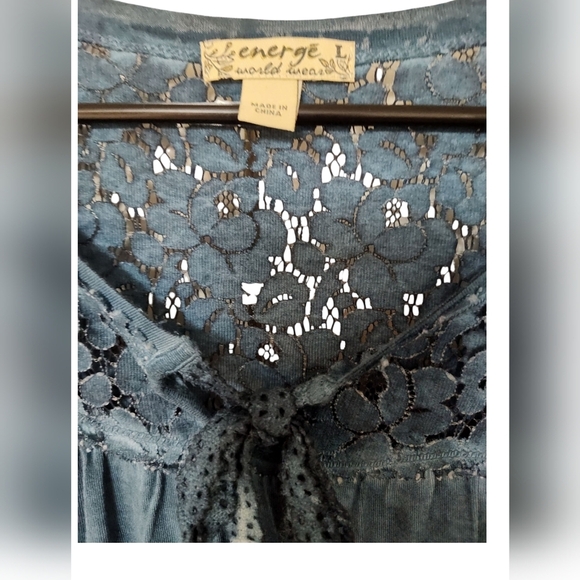 NWT Energe Blue Lace Large Detail Women's Top - Picture 4 of 8